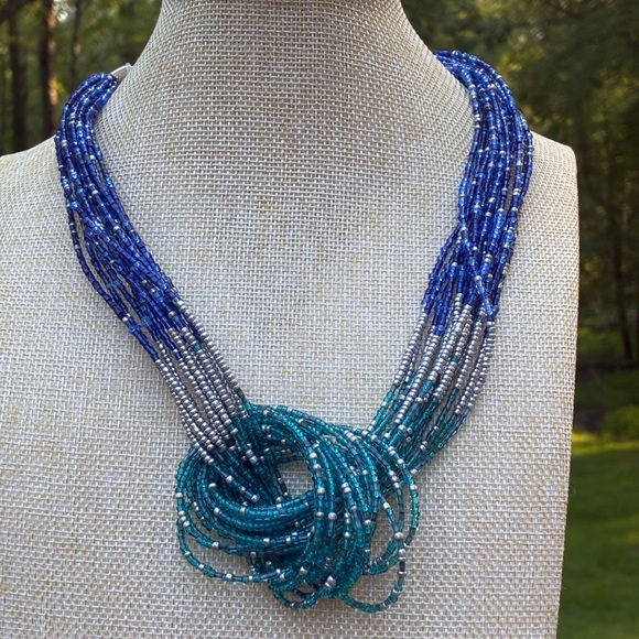 Elegant Blue and Silver Beaded Necklace - Picture 1 of 1